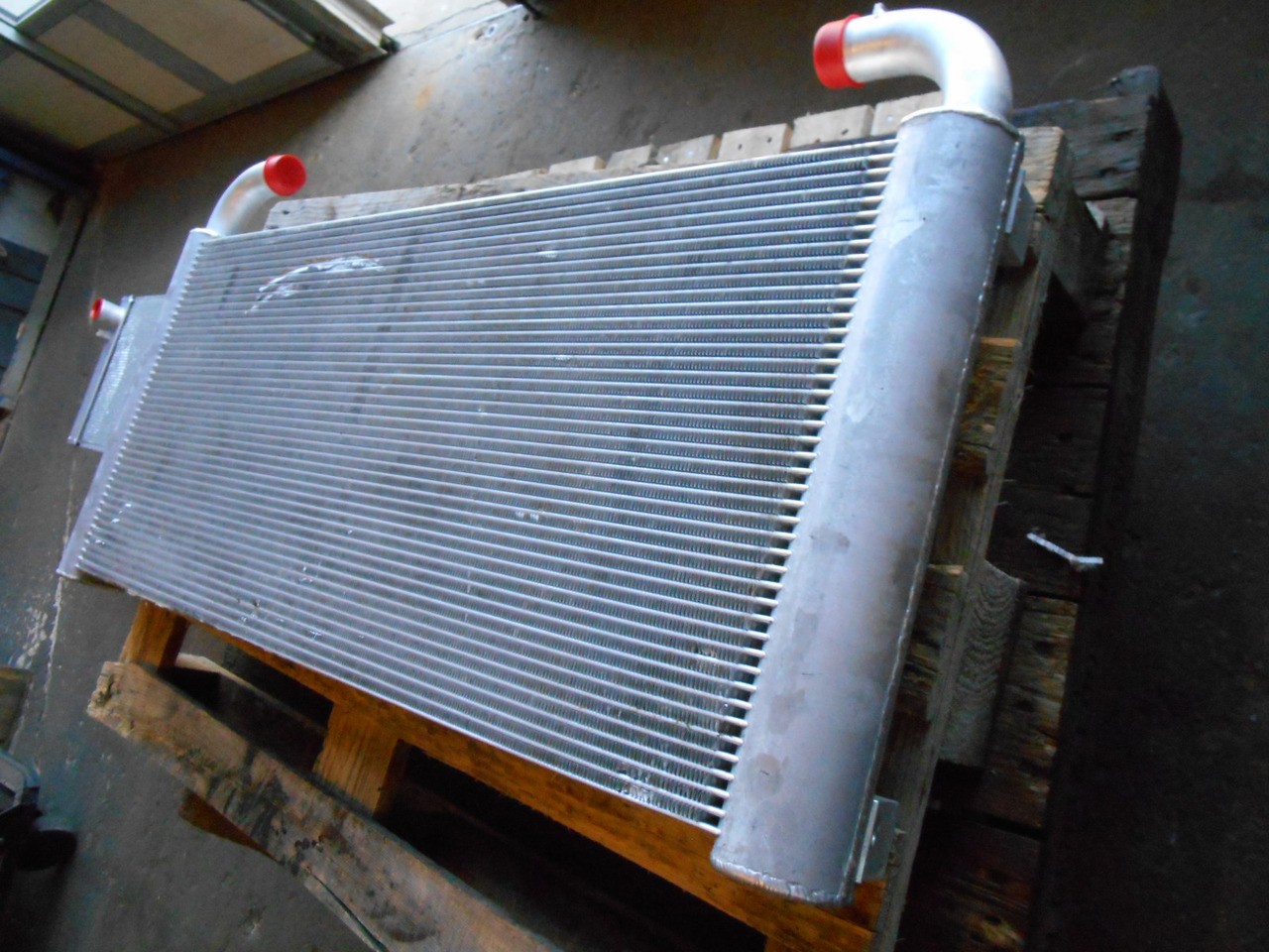 Hitachi 4648857 - Enfriador de aceite para Maquinaria de construcción: foto 2 Hitachi 4648857 - Enfriador de aceite para Maquinaria de construcción: foto 2
