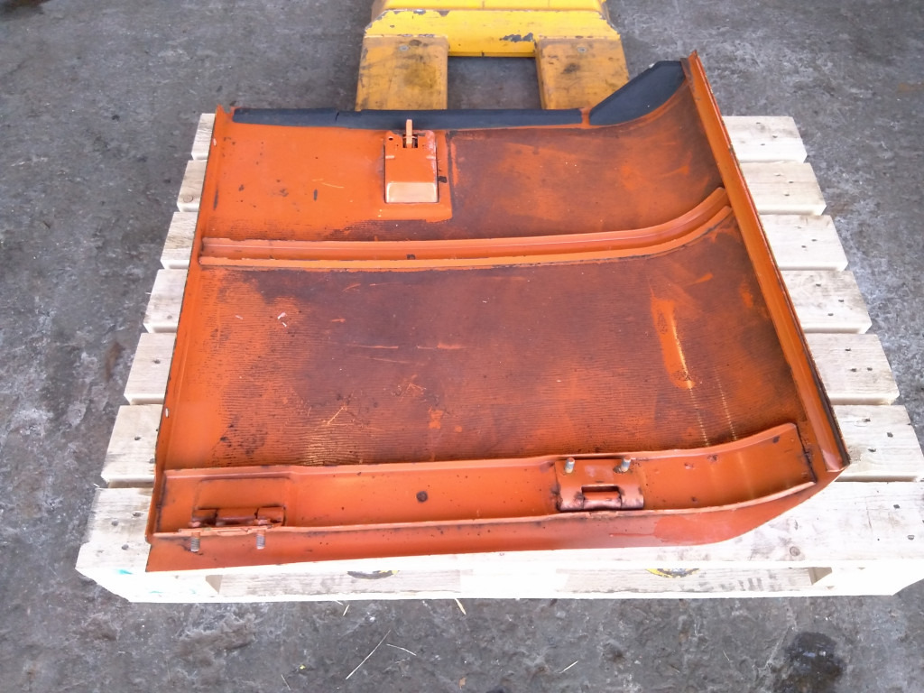 Hitachi EX215 - - Puerta y piezas para Maquinaria de construcción: foto 1 Hitachi EX215 - - Puerta y piezas para Maquinaria de construcción: foto 1