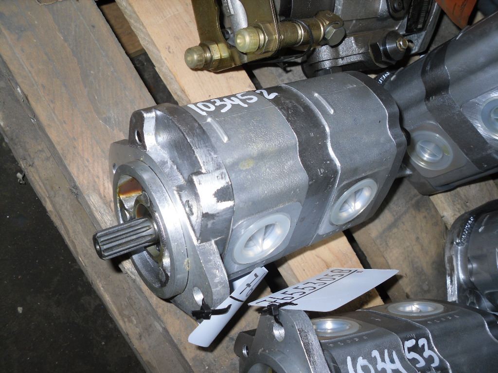 New Holland 157582028 - 76553058 - Bomba de dirección para Maquinaria de construcción: foto 2 New Holland 157582028 - 76553058 - Bomba de dirección para Maquinaria de construcción: foto 2