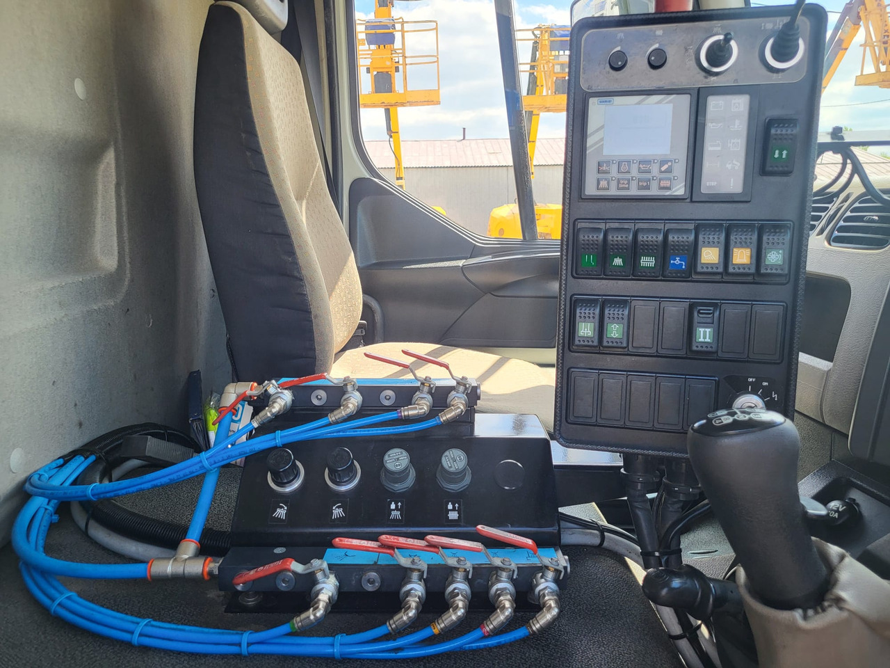 Barredora vial Renault Midlum Schmidt SK600: foto 15