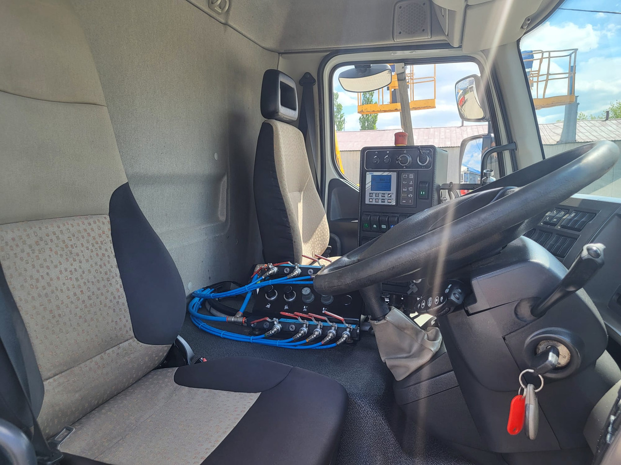 Barredora vial Renault Midlum Schmidt SK600: foto 16