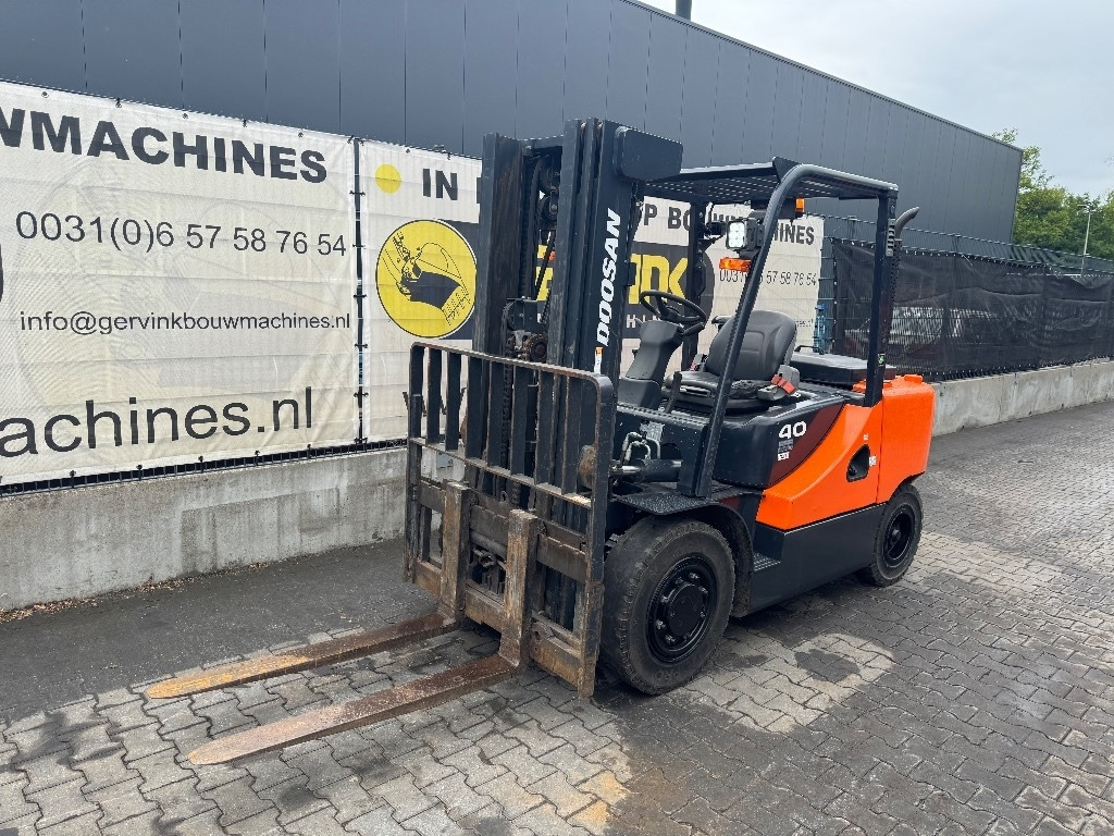 Carretilla elevadora diésel Doosan D 40 SC-7: foto 9 Carretilla elevadora diésel Doosan D 40 SC-7: foto 9