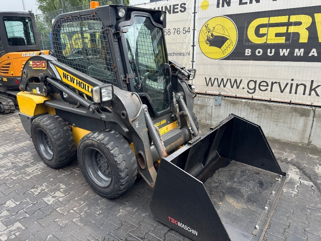New Holland L220 - Minicargadora: foto 1 New Holland L220 - Minicargadora: foto 1