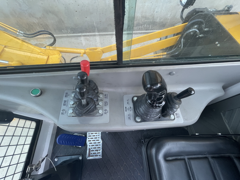 Camión hormigonera nuevo QINGDAO PROMISING 3.5CBM Concrete Mixer Truck with Self-Loading Bucket CML350: foto 8