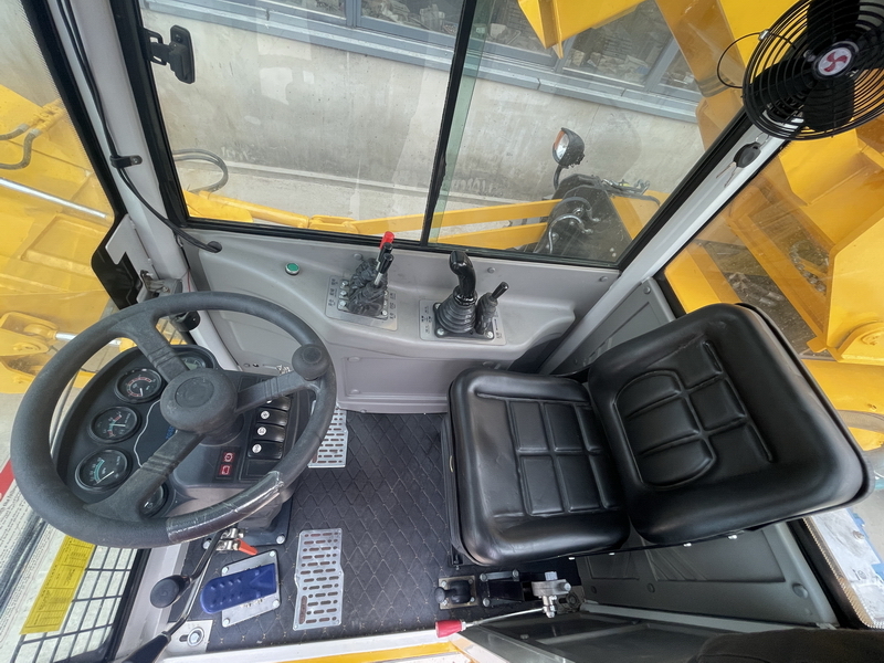 Camión hormigonera nuevo QINGDAO PROMISING 3.5CBM Concrete Mixer Truck with Self-Loading Bucket CML350: foto 7