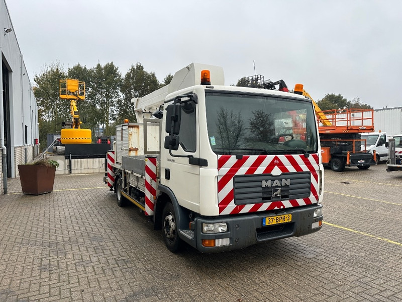 BISON Palfinger TKA 17 - Camión con plataforma elevadora: foto 4 BISON Palfinger TKA 17 - Camión con plataforma elevadora: foto 4