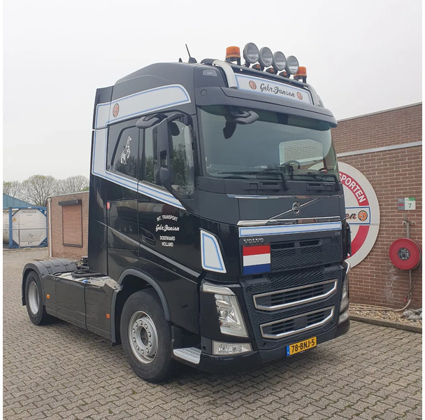 Volvo FH 13.540 I-Shift Dual Clutch I-Parc Cool Globetrotter compressor ADR - Cabeza tractora: foto 2 Volvo FH 13.540 I-Shift Dual Clutch I-Parc Cool Globetrotter compressor ADR - Cabeza tractora: foto 2