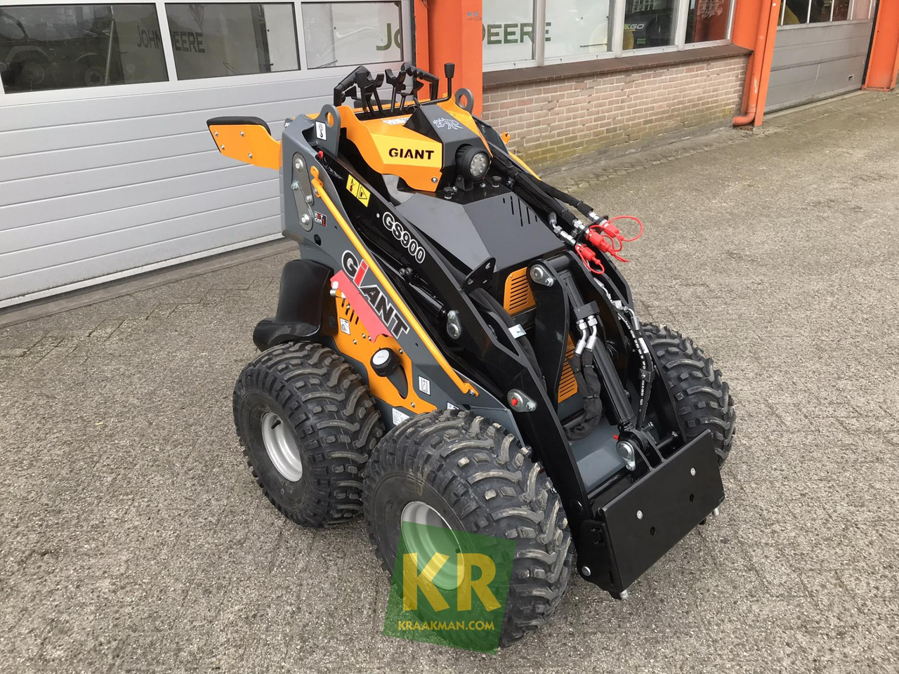 Giant GS900 - Minicargadora: foto 2 Giant GS900 - Minicargadora: foto 2