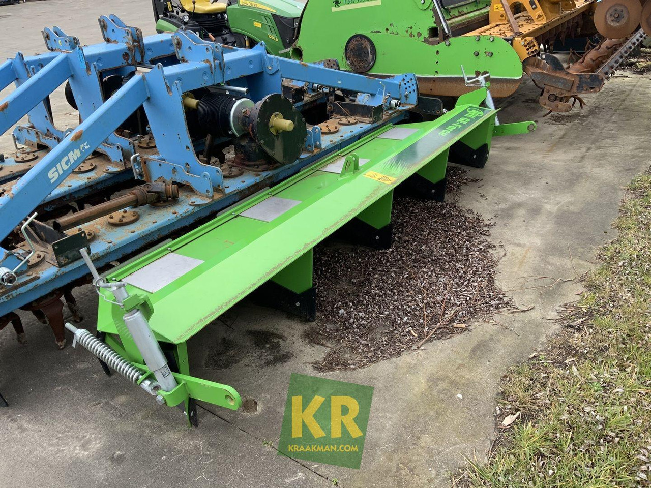 AVR AVR aanbouwdelen - Implemento: foto 2 AVR AVR aanbouwdelen - Implemento: foto 2