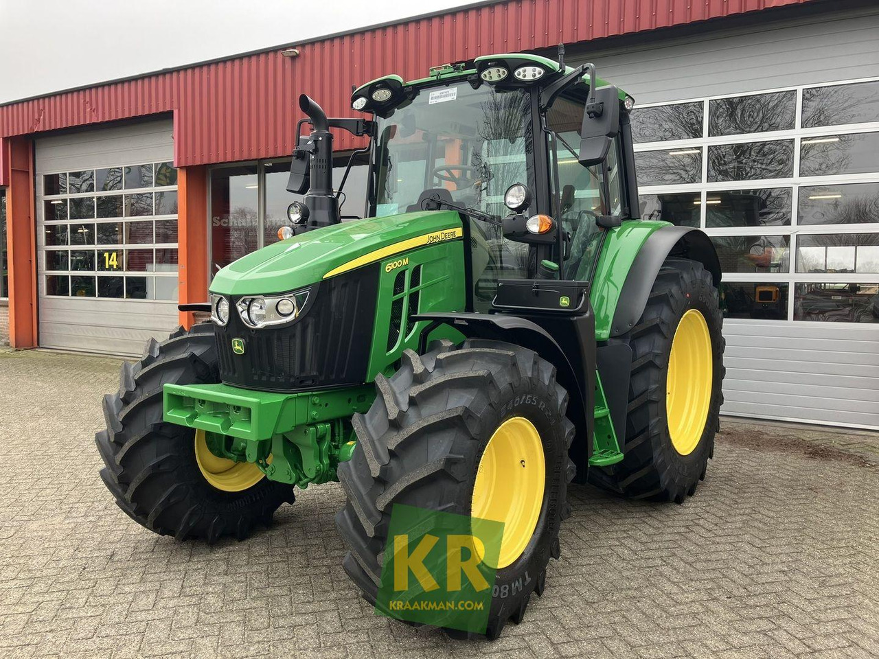 John Deere 6100M - Tractor: foto 1 John Deere 6100M - Tractor: foto 1
