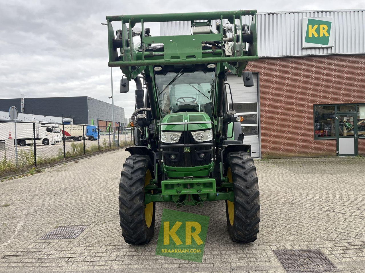John Deere 6115R  - Tractor: foto 2 John Deere 6115R  - Tractor: foto 2