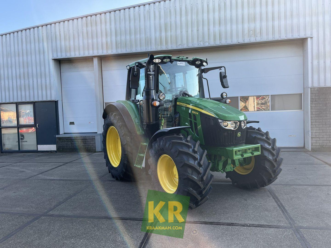 John Deere 6120M - Tractor: foto 1 John Deere 6120M - Tractor: foto 1