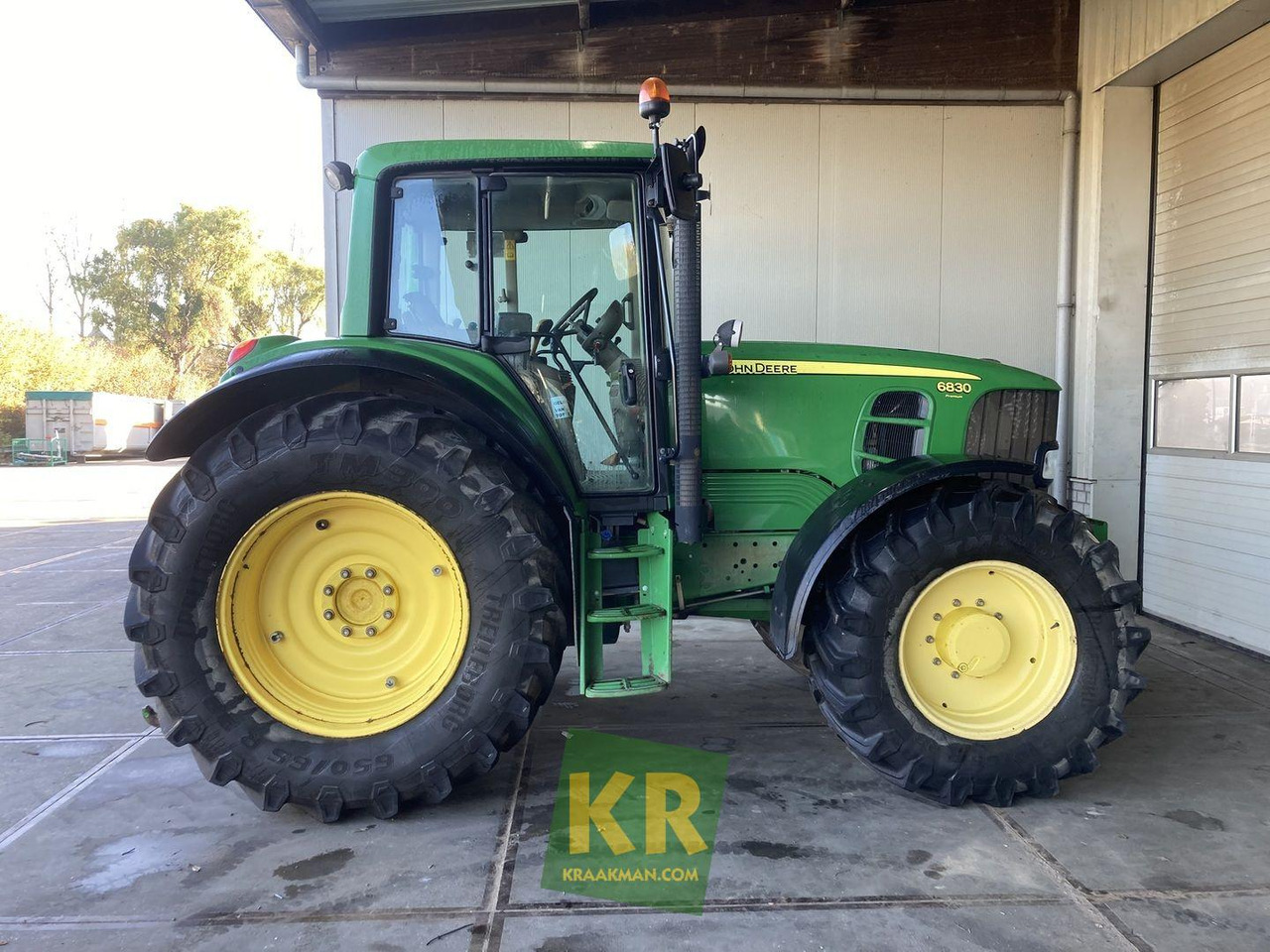John Deere 6830 PREMIUM - Tractor: foto 1 John Deere 6830 PREMIUM - Tractor: foto 1