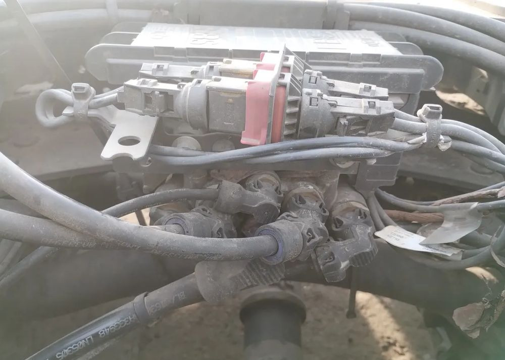 Zawór EBS Modulator Knorr VOLVO FH 2023 22225552 - Sistema eléctrico para Camión: foto 2 Zawór EBS Modulator Knorr VOLVO FH 2023 22225552 - Sistema eléctrico para Camión: foto 2