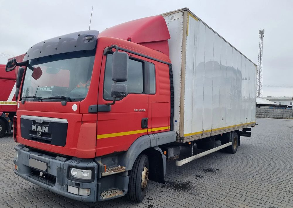 MAN TGL 12 220 - Camión caja cerrada: foto 1 MAN TGL 12 220 - Camión caja cerrada: foto 1