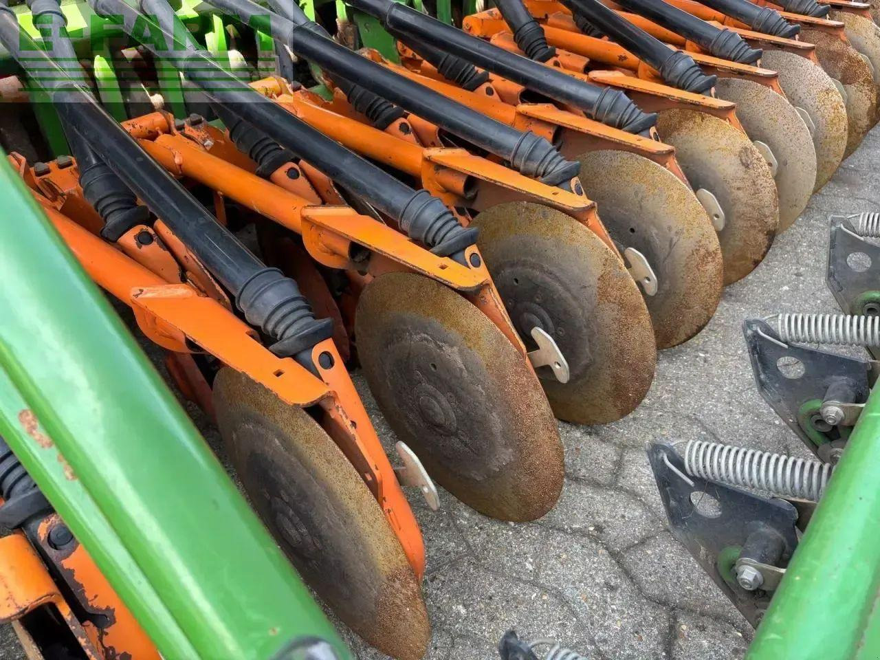 Amazone adp super 2000 - Equipo para trabajo del suelo: foto 4 Amazone adp super 2000 - Equipo para trabajo del suelo: foto 4