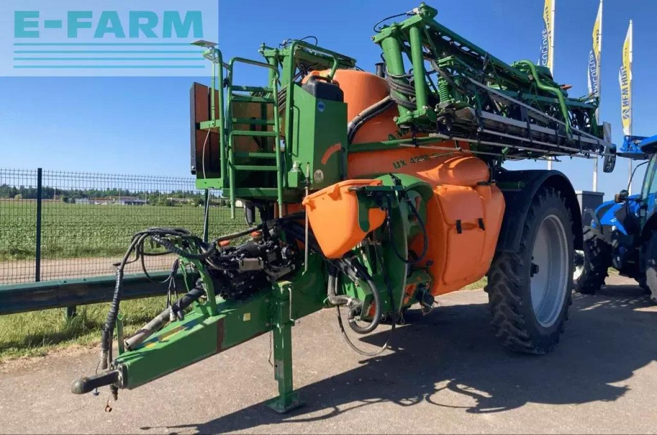 Amazone ux 4200 - Pulverizador arrastrado: foto 1 Amazone ux 4200 - Pulverizador arrastrado: foto 1