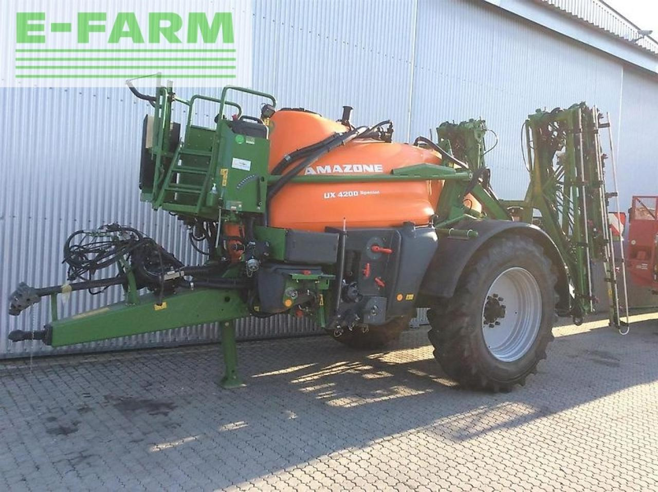 Amazone ux 4200 special - Pulverizador arrastrado: foto 1 Amazone ux 4200 special - Pulverizador arrastrado: foto 1