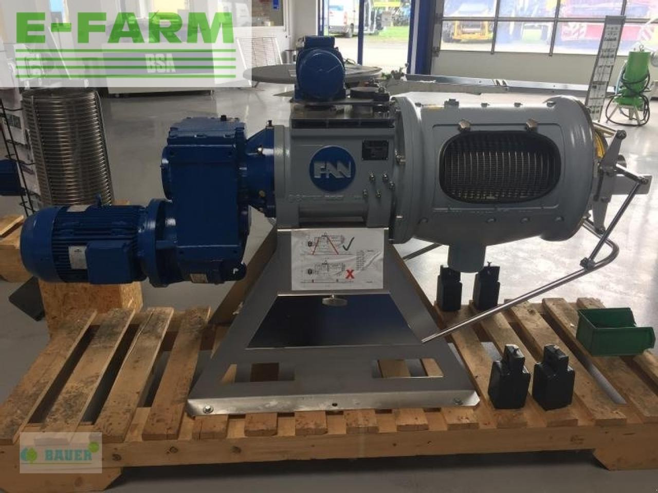 Bauer fan 1.2-520 - Maquinaria para fertilización: foto 1 Bauer fan 1.2-520 - Maquinaria para fertilización: foto 1
