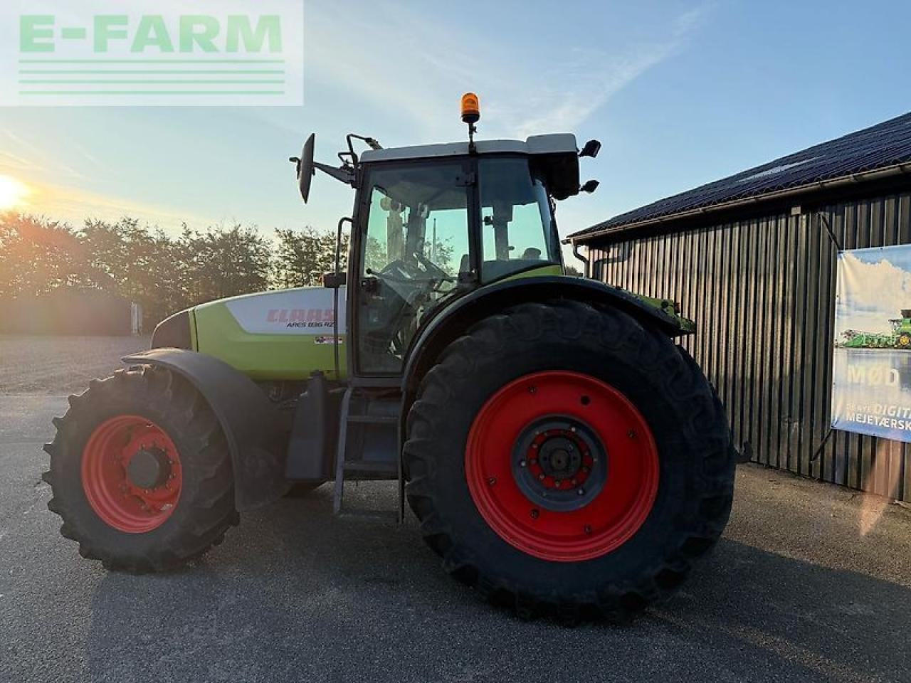 CLAAS 820 - Tractor: foto 4 CLAAS 820 - Tractor: foto 4