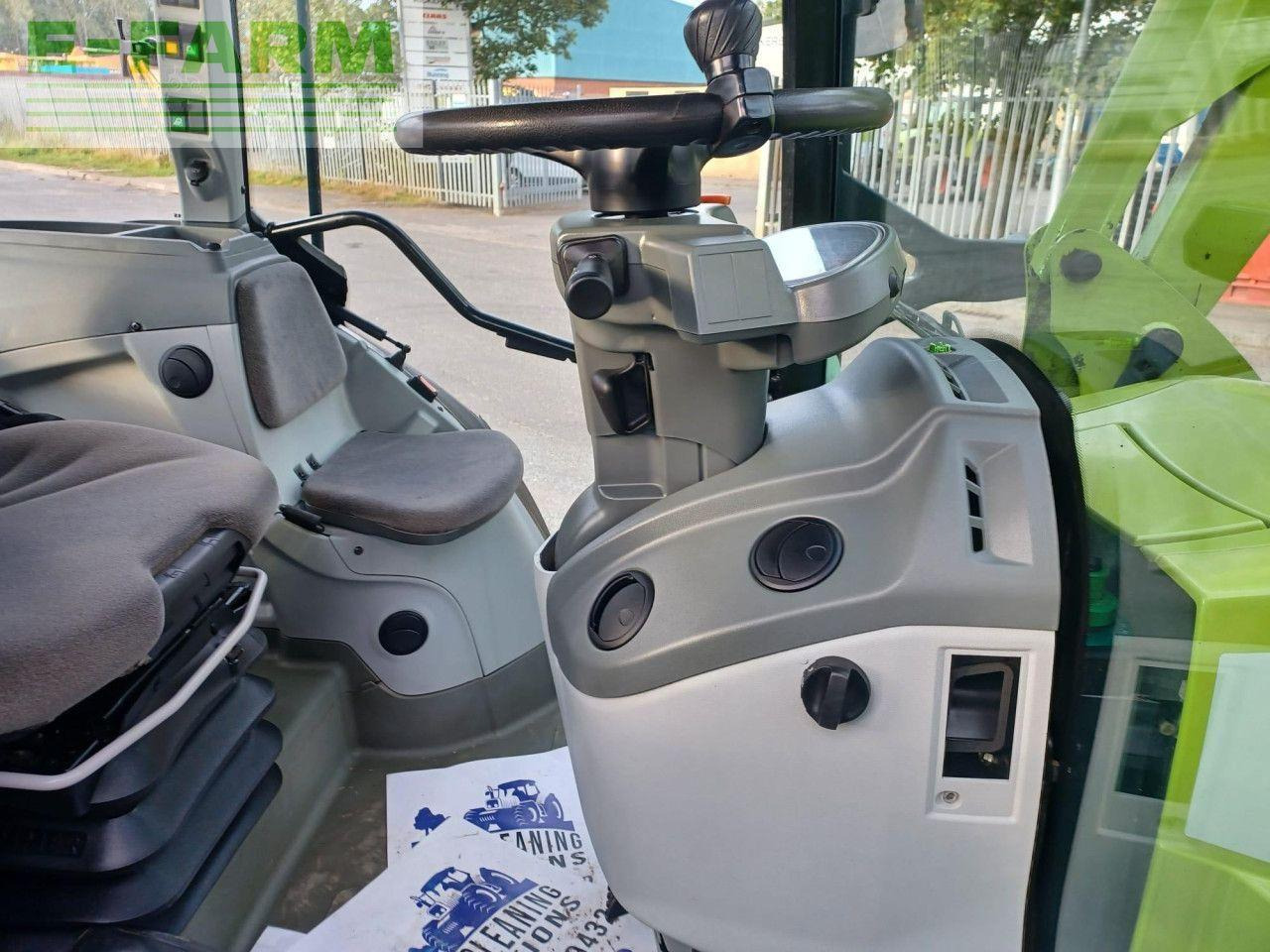 Tractor CLAAS ARION 420 CLASSIC: foto 14