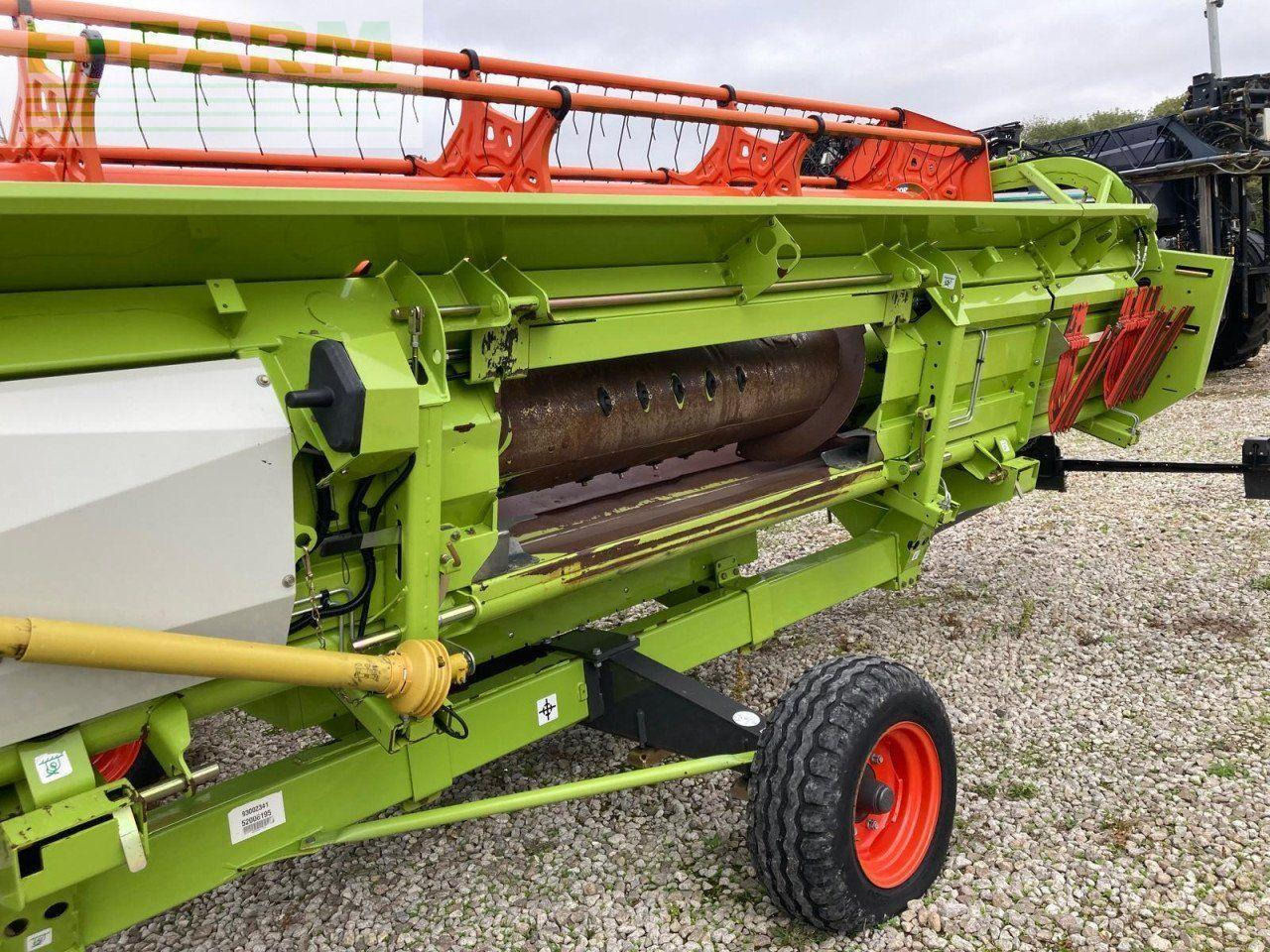 CLAAS USED 2015 LEXION 620 C/W V620 C/BAR - Cosechadora de granos: foto 3 CLAAS USED 2015 LEXION 620 C/W V620 C/BAR - Cosechadora de granos: foto 3