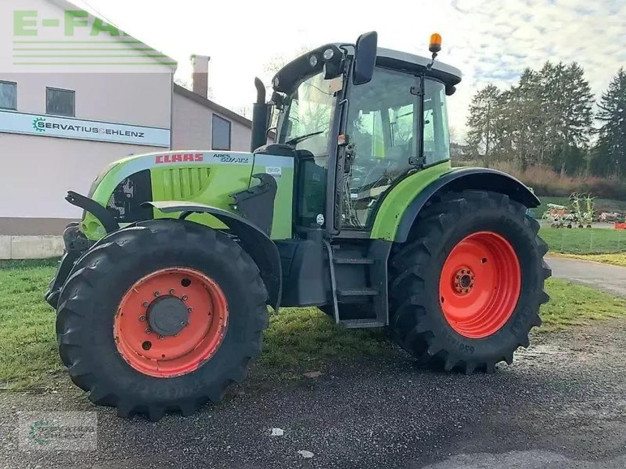 CLAAS ares 697 atz mit fronthydraulik und frontladerkonsolen stoll ATZ - Tractor: foto 1 CLAAS ares 697 atz mit fronthydraulik und frontladerkonsolen stoll ATZ - Tractor: foto 1