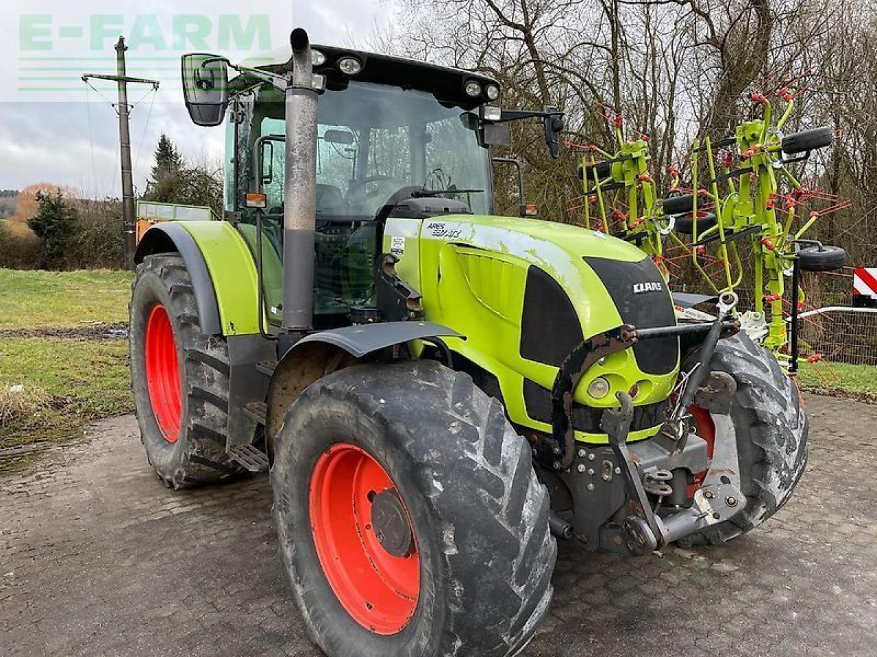 CLAAS ares 697 atz mit fronthydraulik und frontladerkonsolen stoll ATZ - Tractor: foto 1 CLAAS ares 697 atz mit fronthydraulik und frontladerkonsolen stoll ATZ - Tractor: foto 1