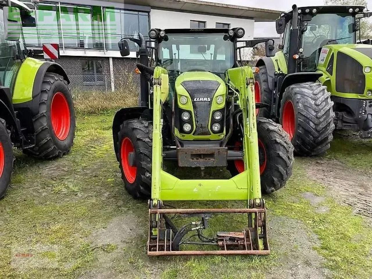 CLAAS arion 420 - Tractor: foto 2 CLAAS arion 420 - Tractor: foto 2