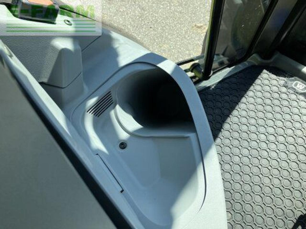 Tractor CLAAS arion 450 cis panoramic CIS: foto 28 Tractor CLAAS arion 450 cis panoramic CIS: foto 28