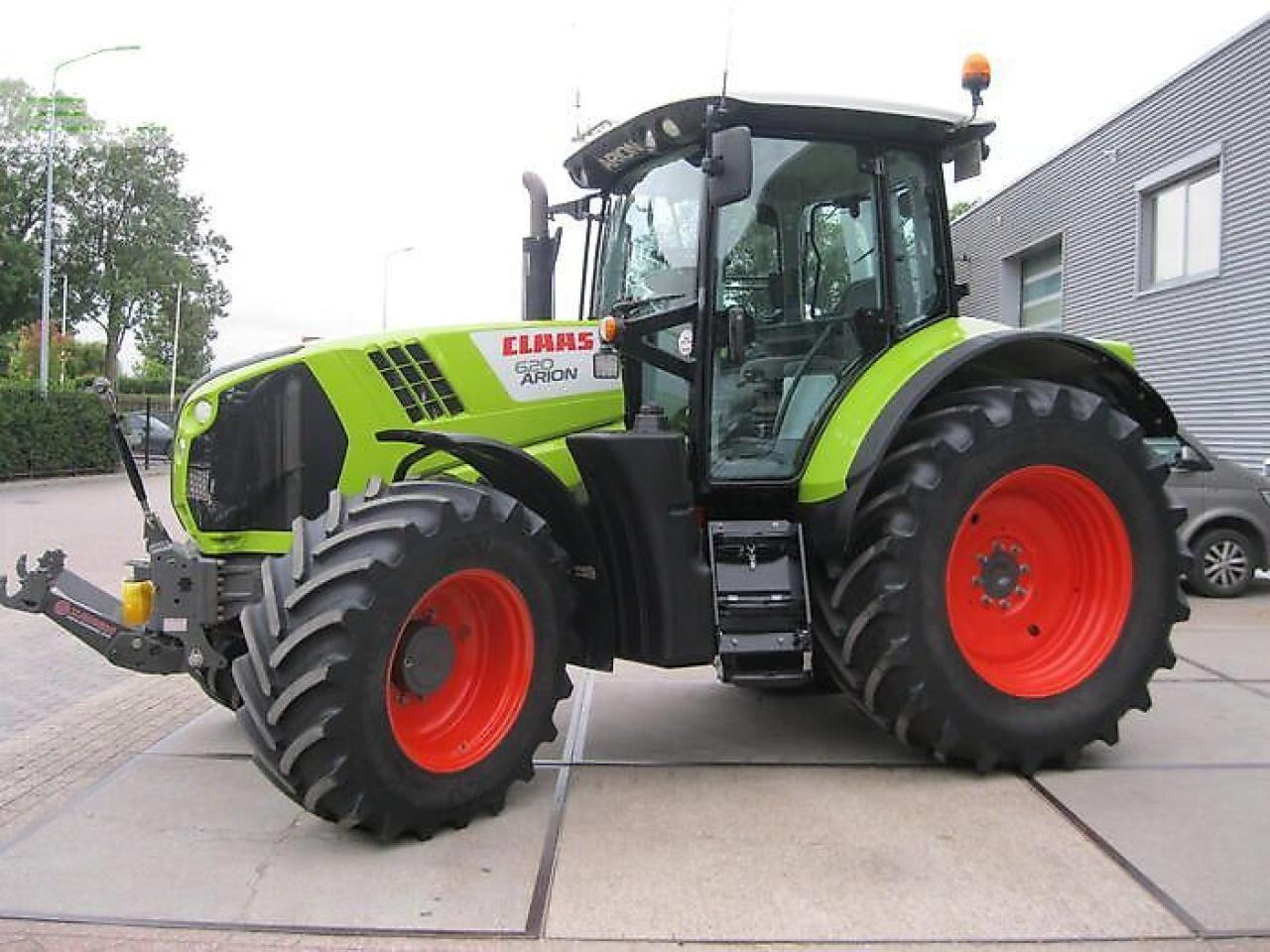 CLAAS arion 620 - Tractor: foto 1 CLAAS arion 620 - Tractor: foto 1