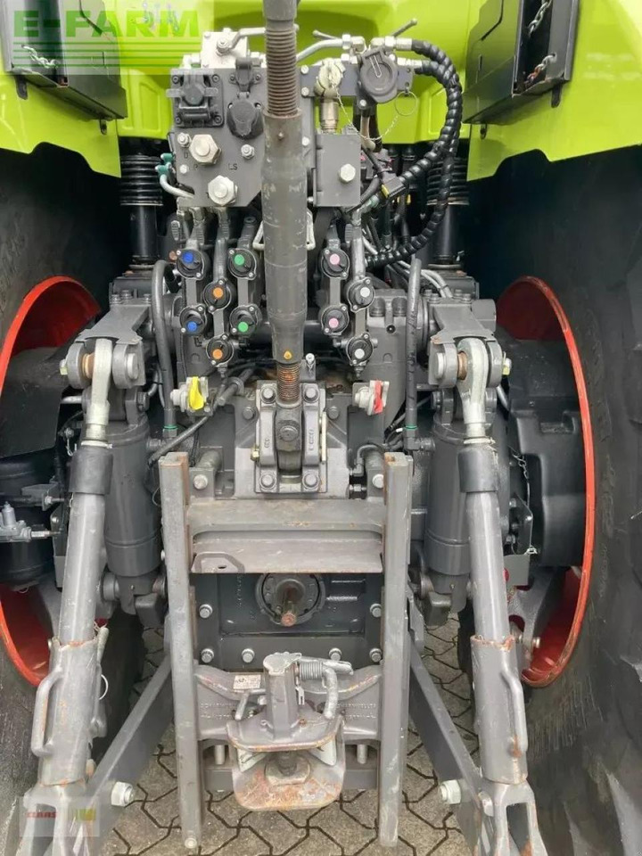 CLAAS axion 950 cmatic - Tractor: foto 4 CLAAS axion 950 cmatic - Tractor: foto 4