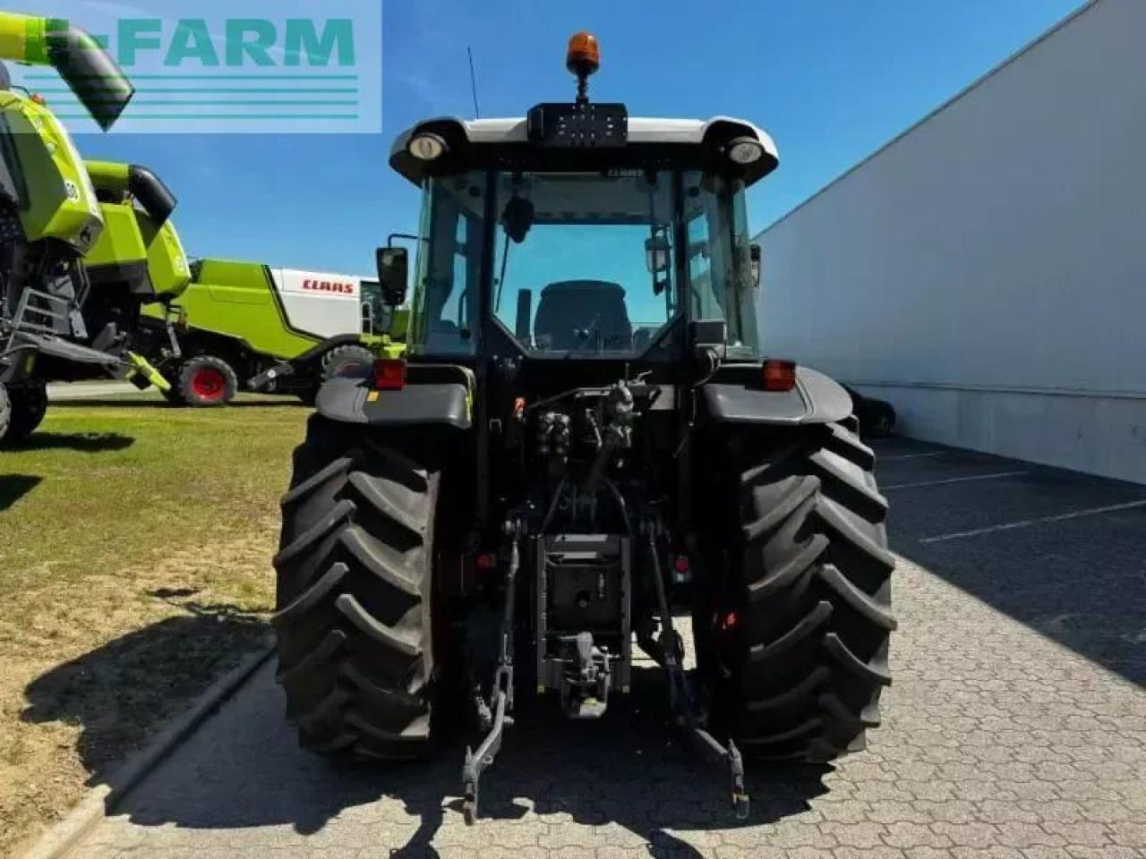 CLAAS axos 240 stage v - Tractor: foto 4 CLAAS axos 240 stage v - Tractor: foto 4