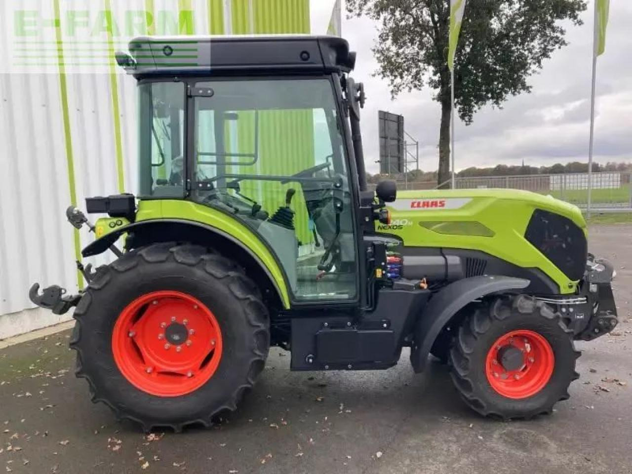 CLAAS claas nexos 240 m - Tractor: foto 4 CLAAS claas nexos 240 m - Tractor: foto 4