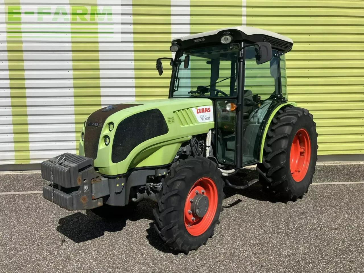CLAAS nexos 230 f F - Tractor: foto 1 CLAAS nexos 230 f F - Tractor: foto 1