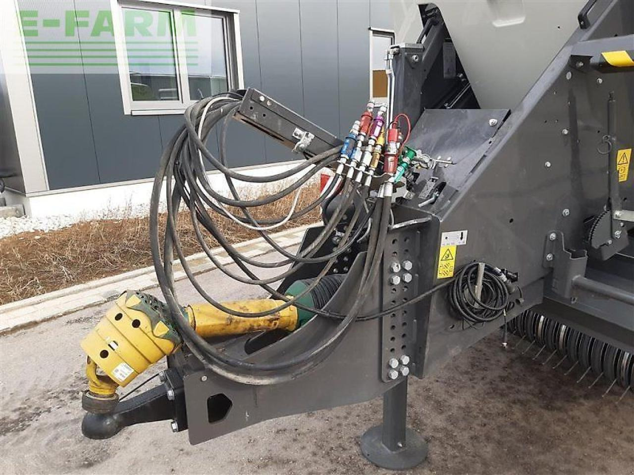 Empacadora de pacas cuadradas CLAAS quadrant 5200 fc evolution: foto 24 Empacadora de pacas cuadradas CLAAS quadrant 5200 fc evolution: foto 24