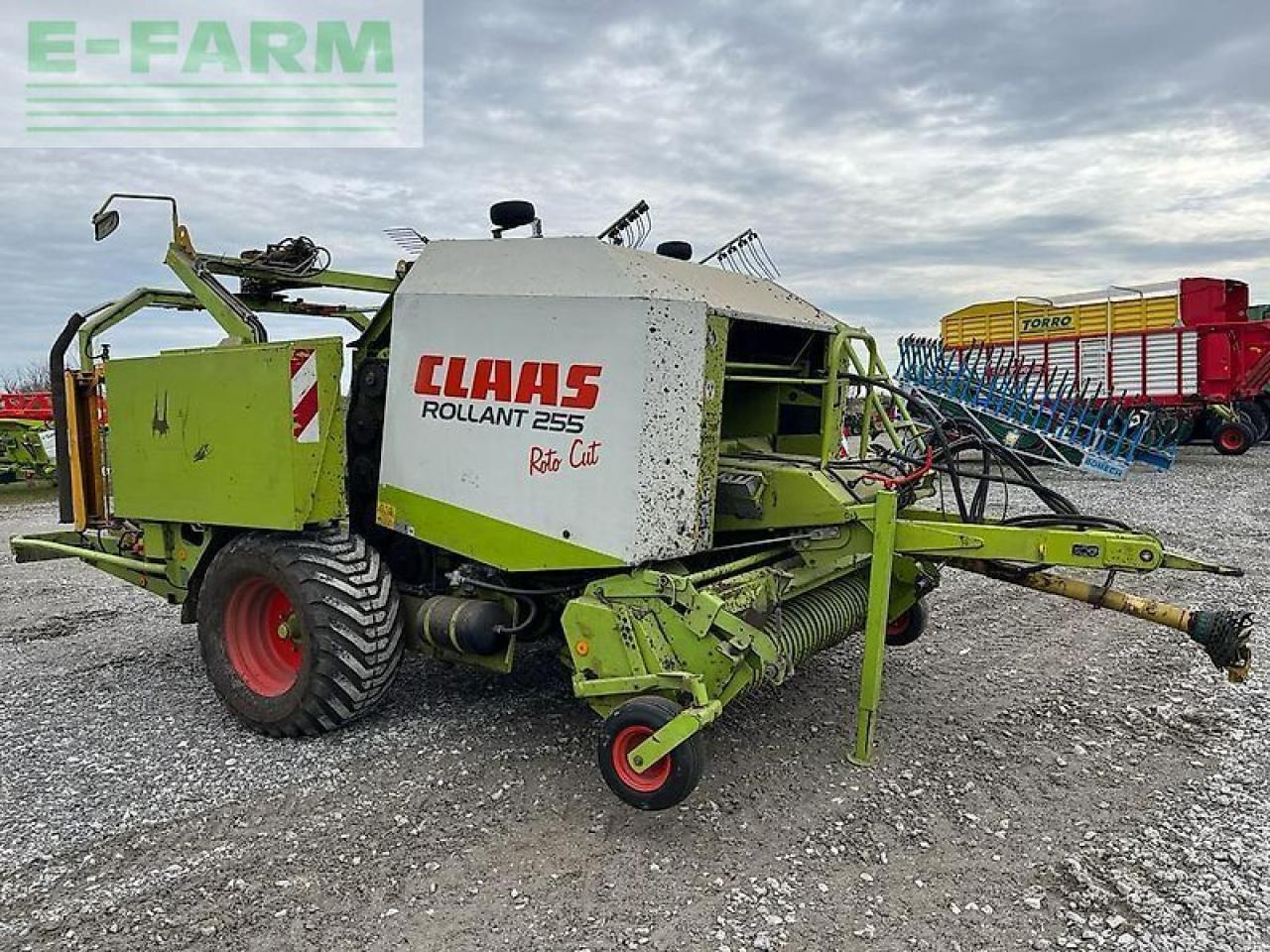CLAAS rollant 255 rc uniwrap - Empacadora de pacas cuadradas: foto 1 CLAAS rollant 255 rc uniwrap - Empacadora de pacas cuadradas: foto 1