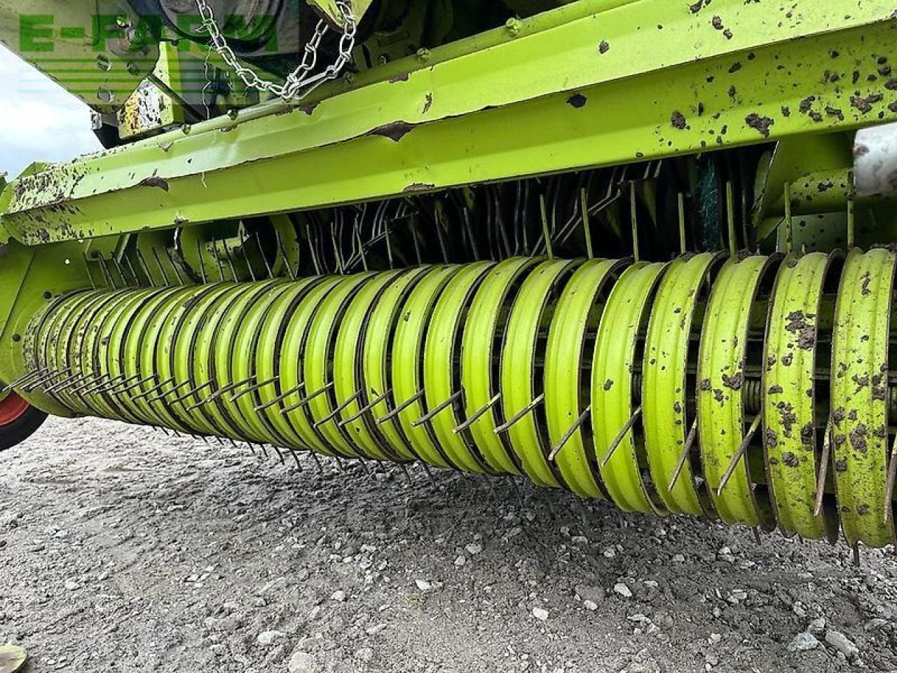 CLAAS rollant 255 rc uniwrap - Empacadora de pacas cuadradas: foto 4 CLAAS rollant 255 rc uniwrap - Empacadora de pacas cuadradas: foto 4
