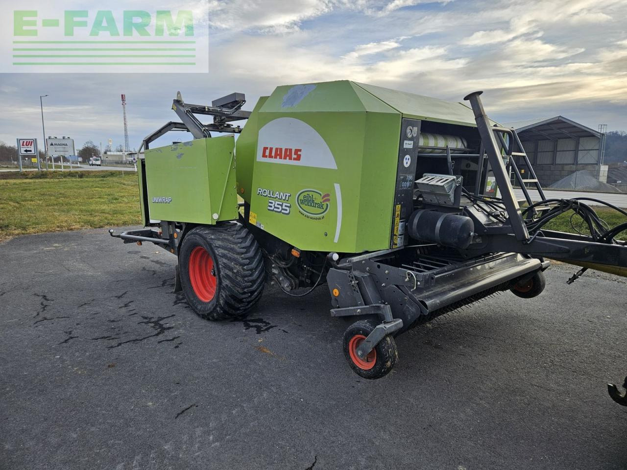 CLAAS rollant 355 rc uniwrap - Empacadora de pacas cuadradas: foto 2 CLAAS rollant 355 rc uniwrap - Empacadora de pacas cuadradas: foto 2