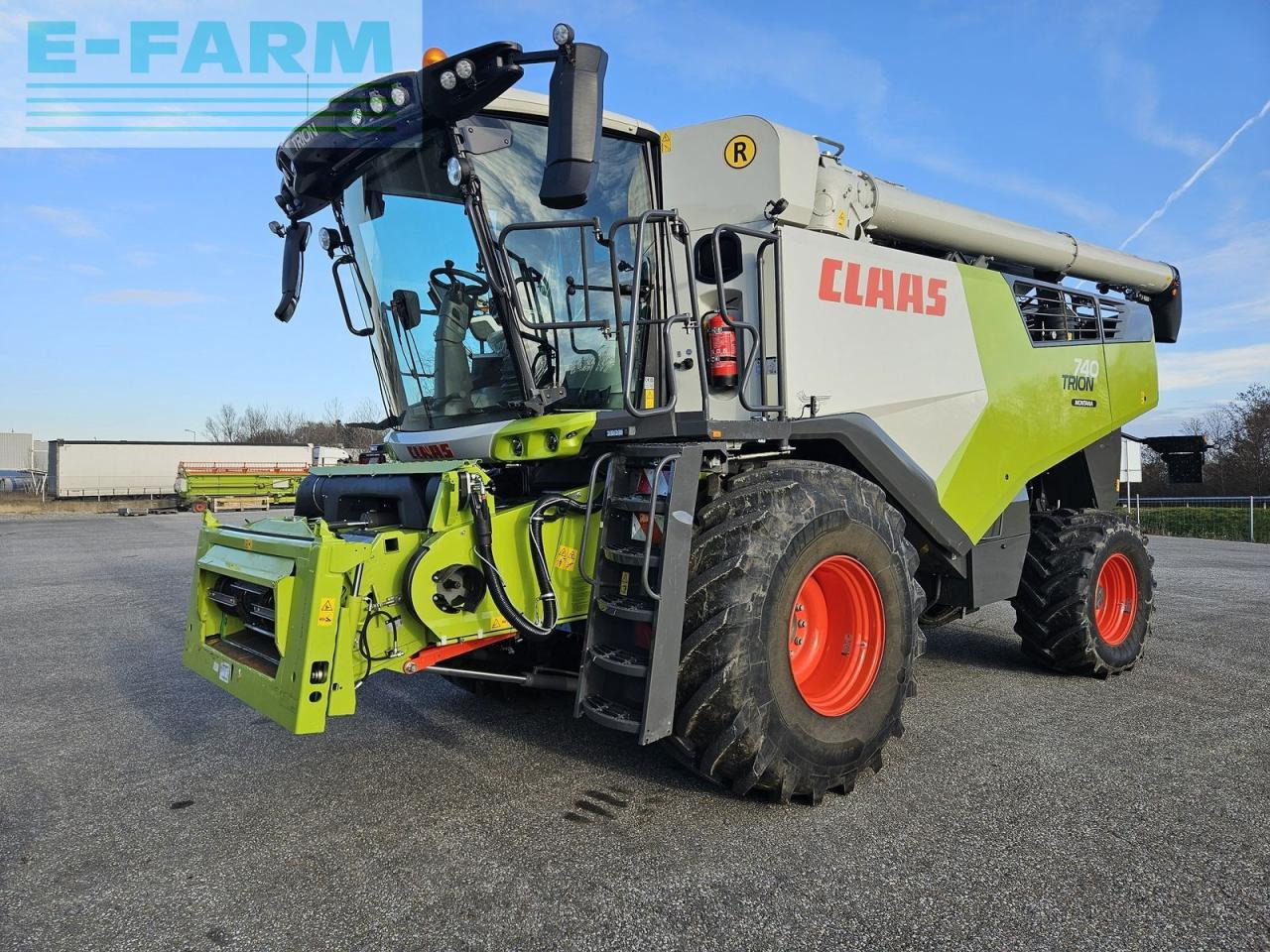 CLAAS trion 740 montana 4x4 - Cosechadora de granos: foto 1 CLAAS trion 740 montana 4x4 - Cosechadora de granos: foto 1