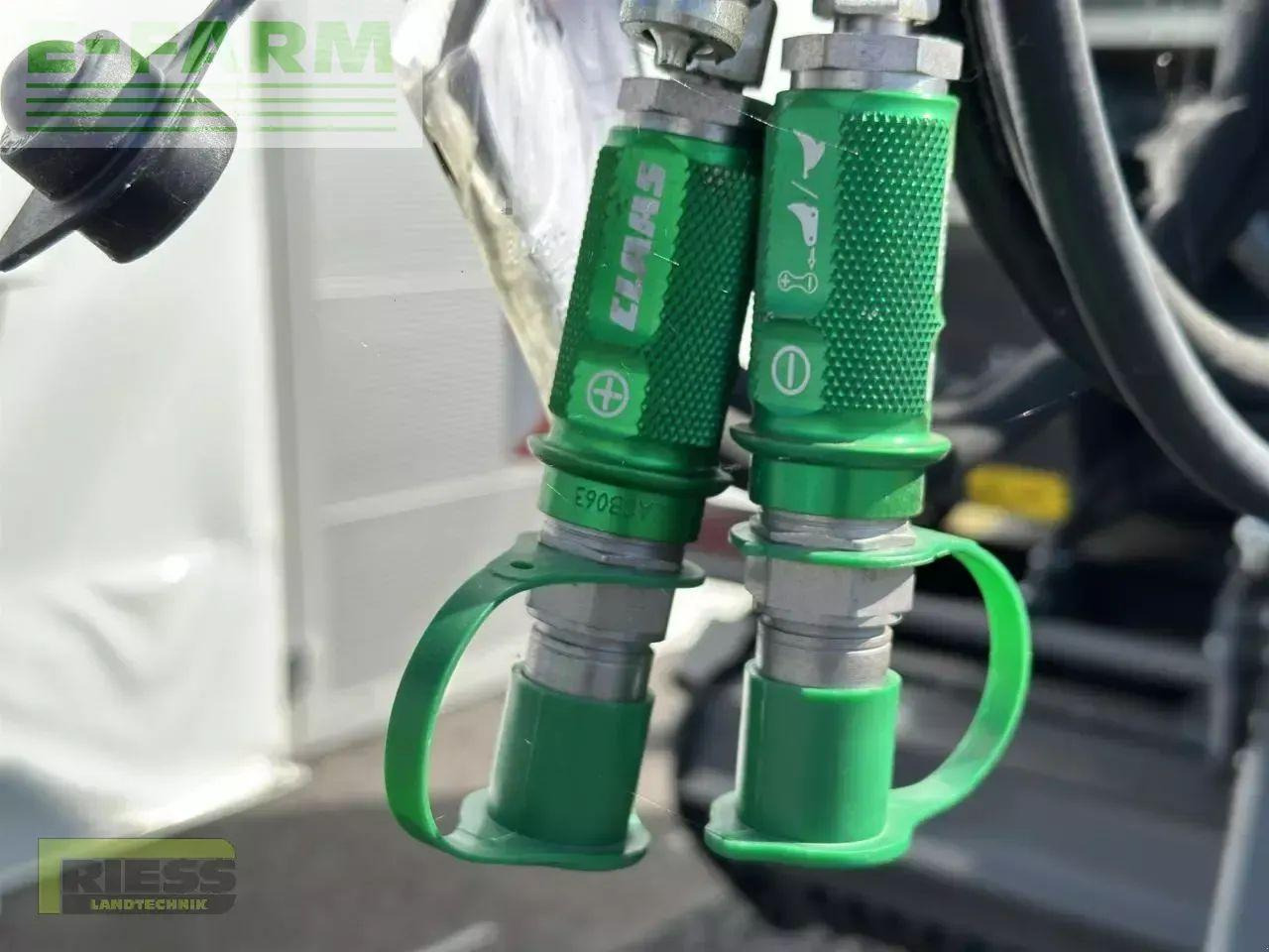 CLAAS variant 585 pro - Empacadora de pacas cuadradas: foto 3 CLAAS variant 585 pro - Empacadora de pacas cuadradas: foto 3