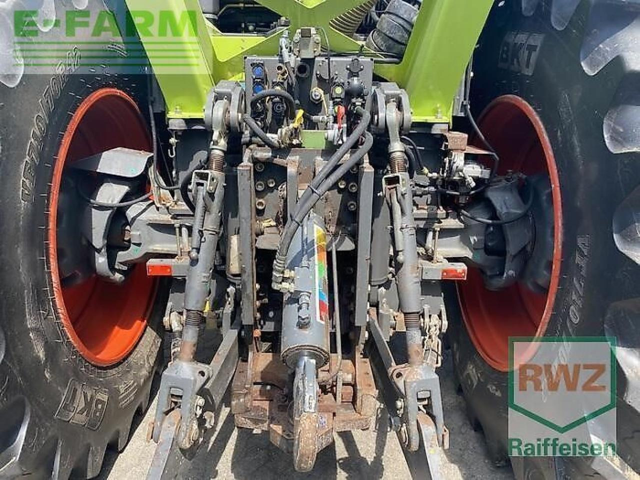 CLAAS xerion 3300 trac vc TRAC VC - Tractor: foto 4 CLAAS xerion 3300 trac vc TRAC VC - Tractor: foto 4