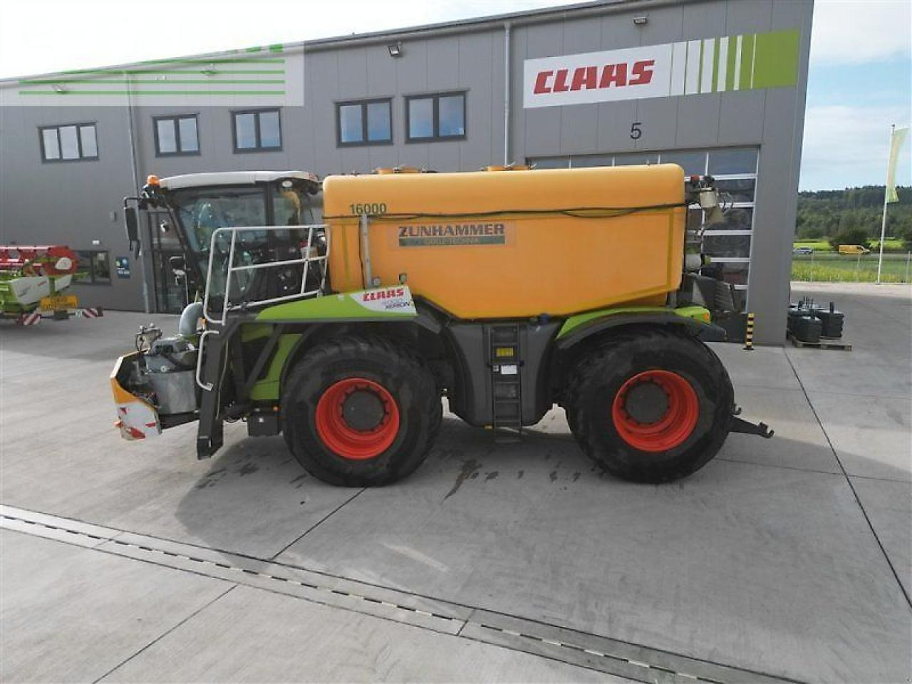 CLAAS xerion 4000 saddle trac SADDLE TRAC - Tractor: foto 3 CLAAS xerion 4000 saddle trac SADDLE TRAC - Tractor: foto 3