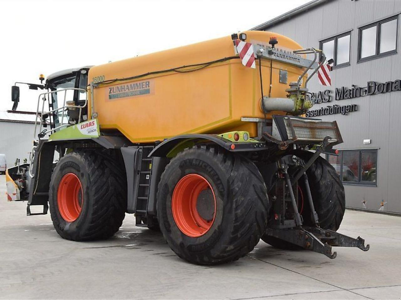 CLAAS xerion 4000 saddle trac SADDLE TRAC - Tractor: foto 5 CLAAS xerion 4000 saddle trac SADDLE TRAC - Tractor: foto 5