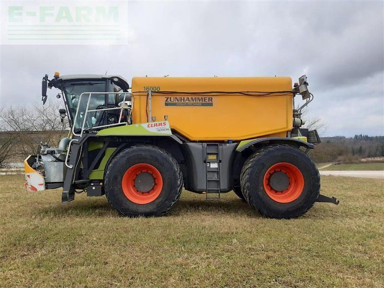 CLAAS xerion 4000 saddle trac SADDLE TRAC - Pulverizador autopropulsado: foto 4 CLAAS xerion 4000 saddle trac SADDLE TRAC - Pulverizador autopropulsado: foto 4