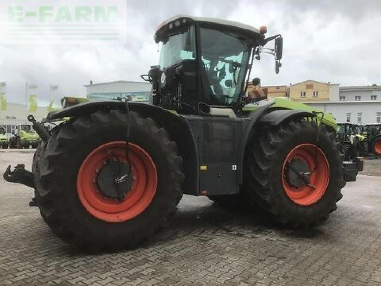 CLAAS xerion 4200 trac vc TRAC VC - Tractor: foto 3 CLAAS xerion 4200 trac vc TRAC VC - Tractor: foto 3