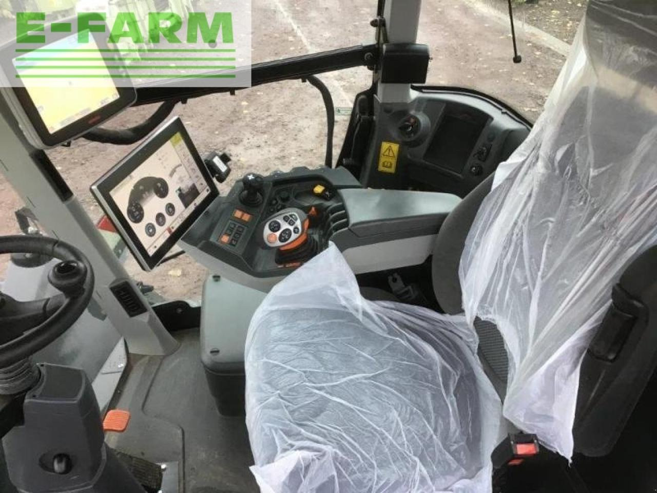 Tractor CLAAS xerion 4200 trac vc TRAC VC: foto 7
