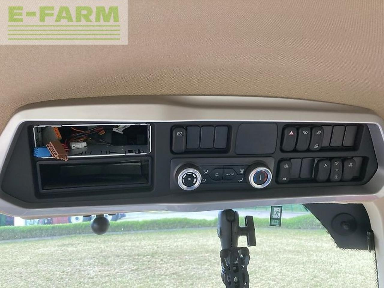 Tractor Case-IH optum 300 cvx CVX: foto 17