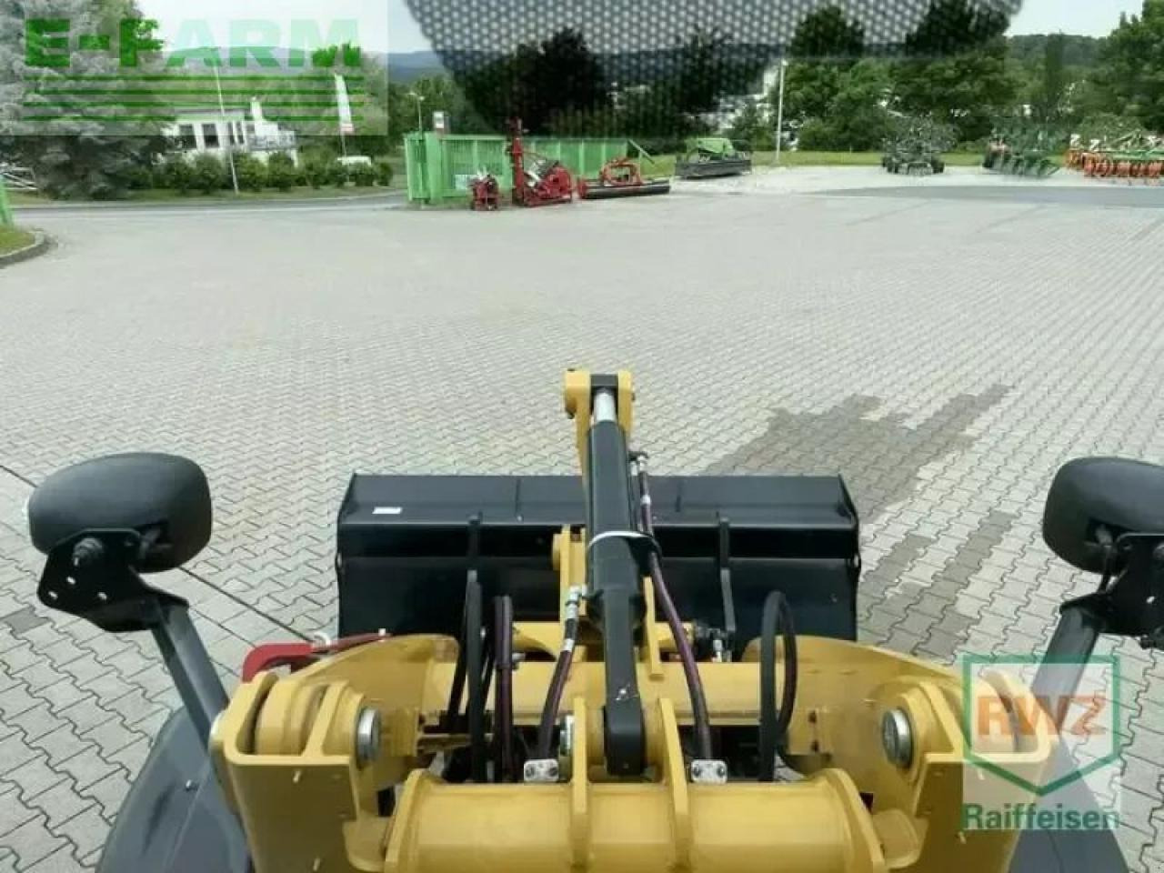 Miniexcavadora Caterpillar 906 radlader: foto 15 Miniexcavadora Caterpillar 906 radlader: foto 15