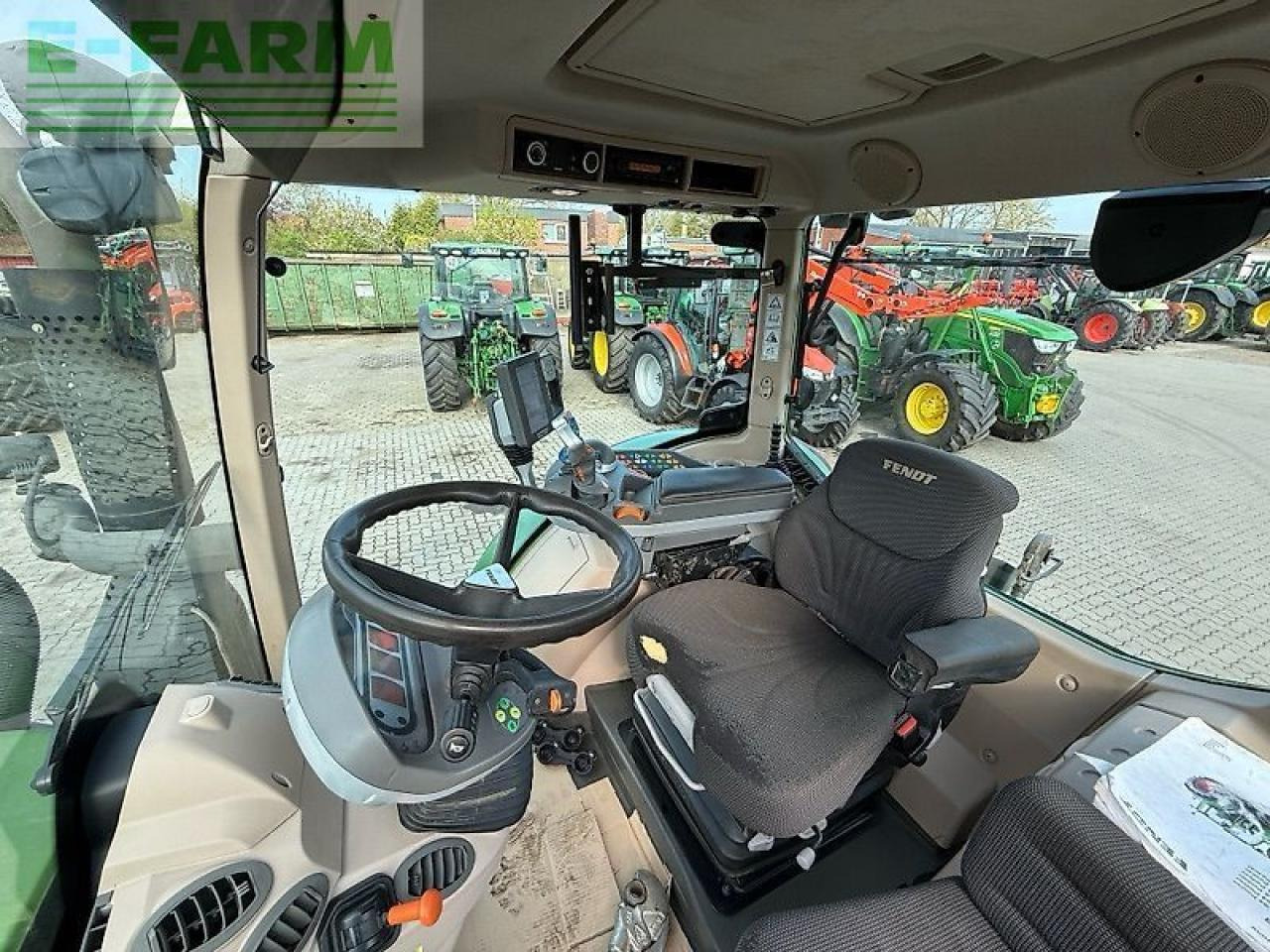 Tractor Fendt 724 vario: foto 15